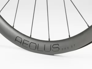 Aeolus Pro 37 TLR Disc Road Wheel（フロントホイール）
