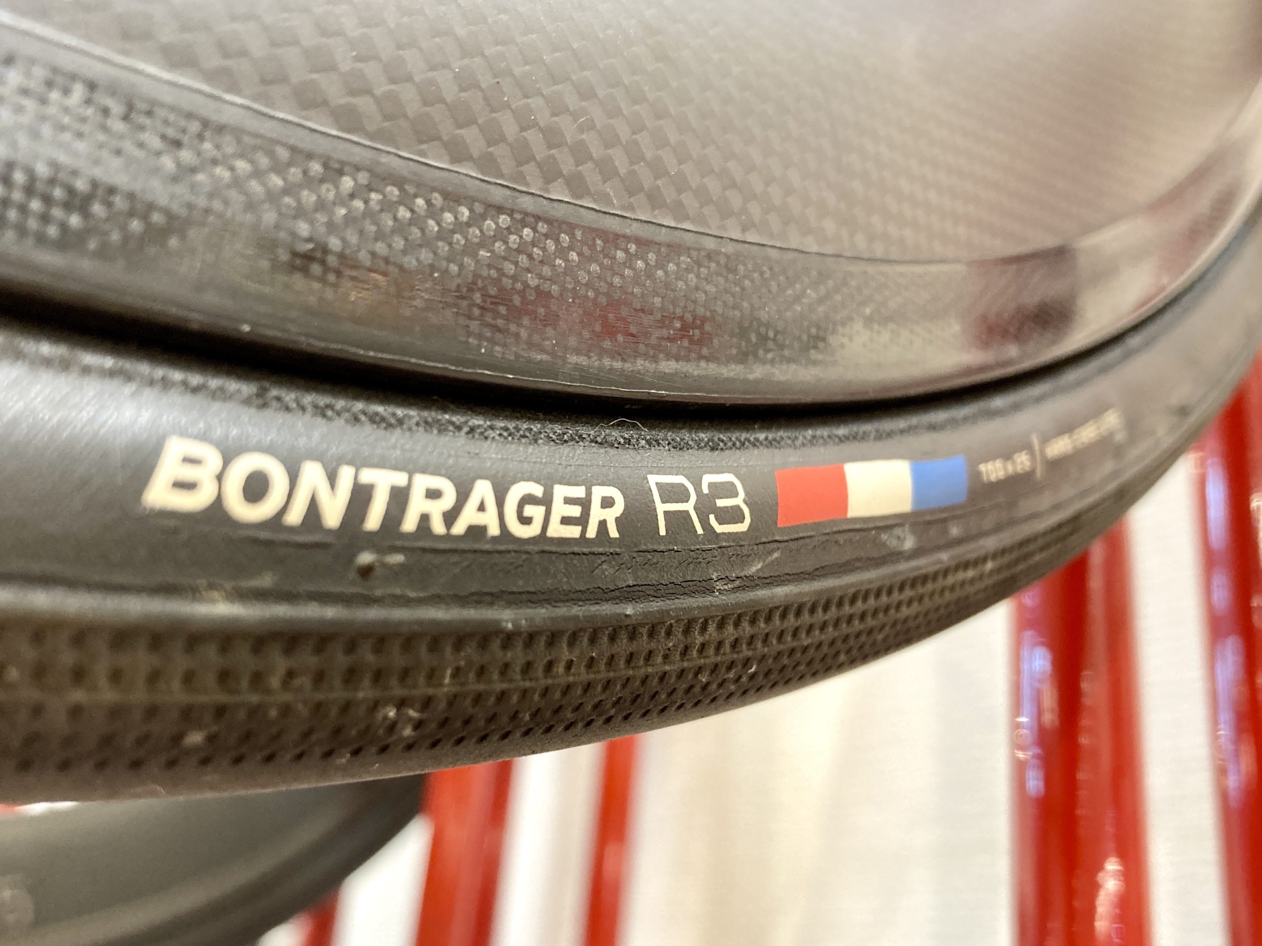 ロードバイク アップグレードにオススメ Bontrager R3タイヤ