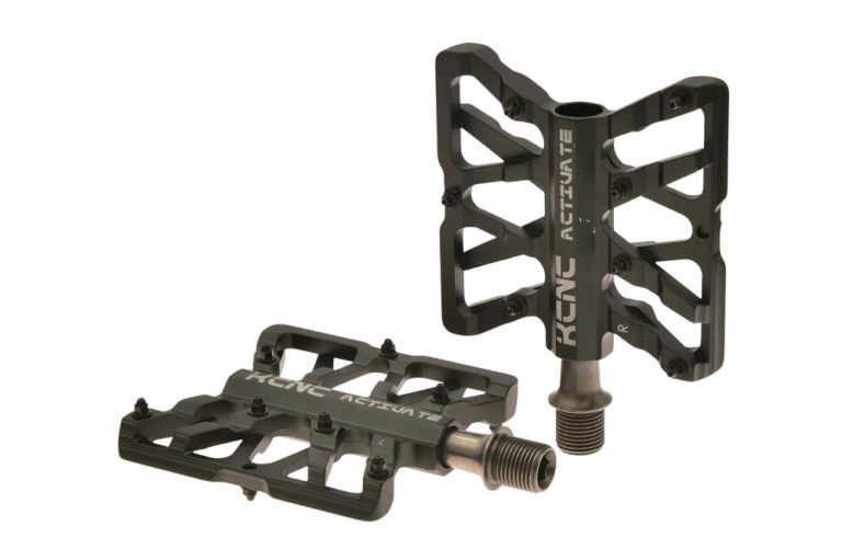 KCNC アクティベート CNCロードフラットペダル
