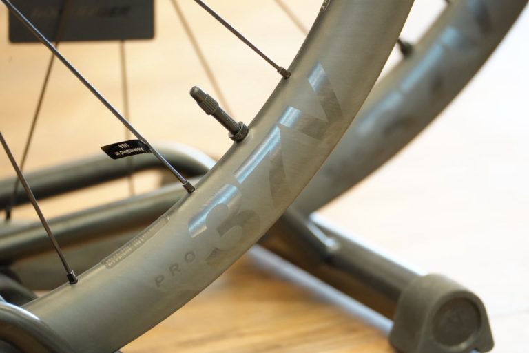 【ホイール】カーボンホイールラインナップ充実！今一番のおすすめAeolus Pro 37V入荷